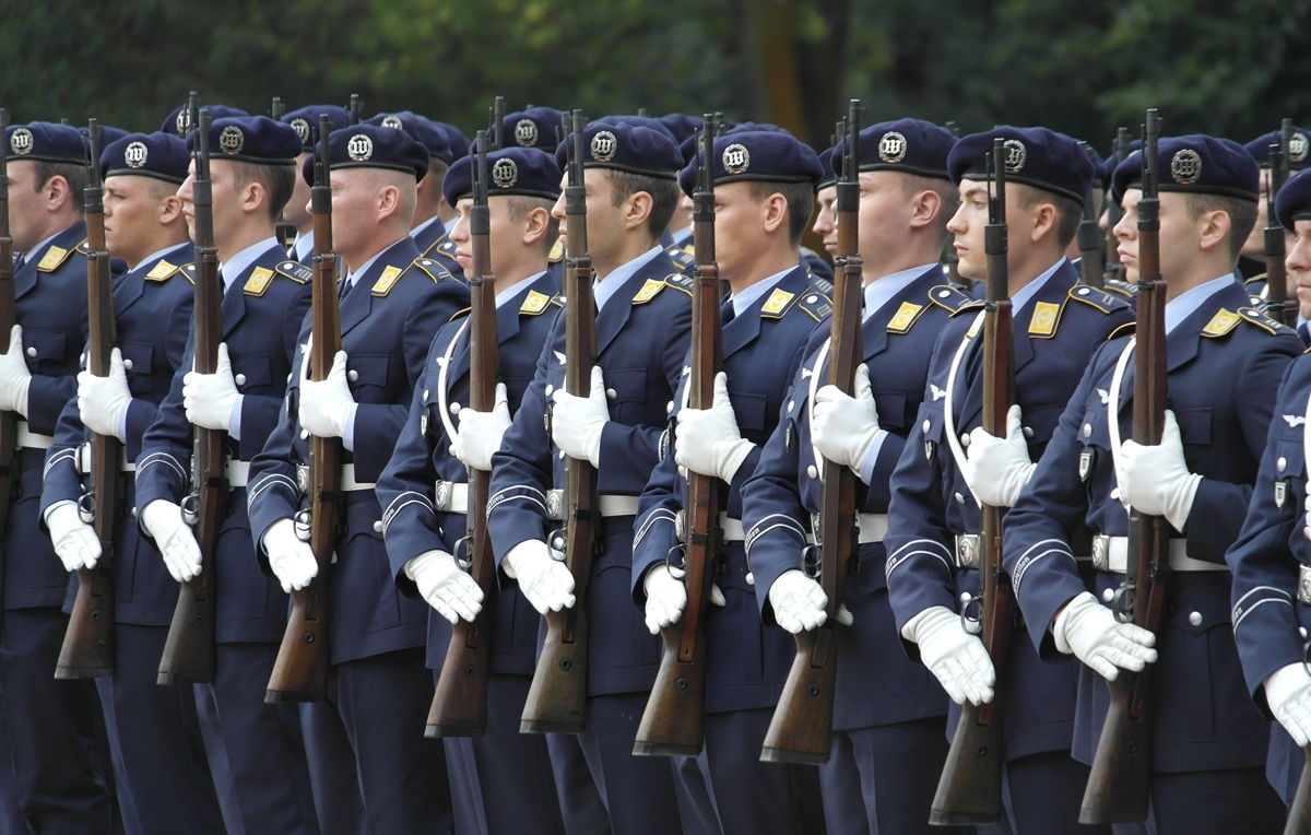 Młodzi Niemcy masowo zaciągają się do Bundeswehry