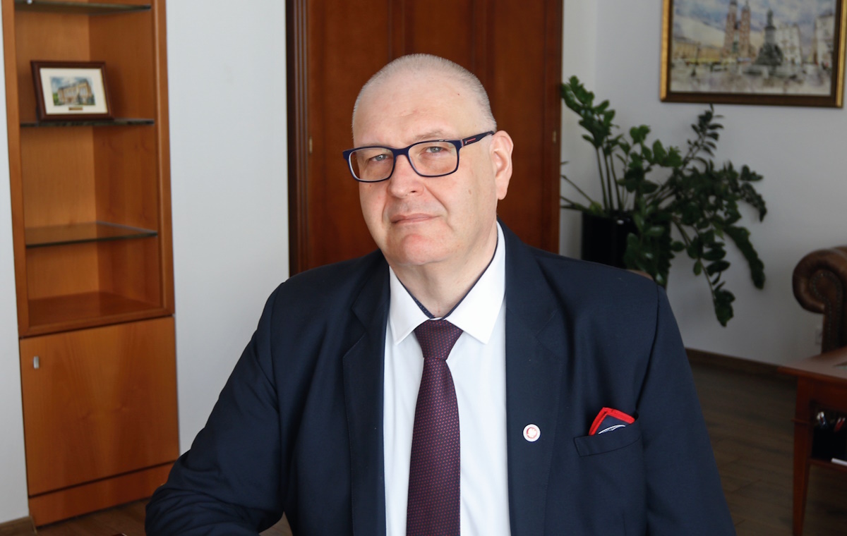 Prezes TK: Nic władzy ustawodawczej i wykonawczej do sądów