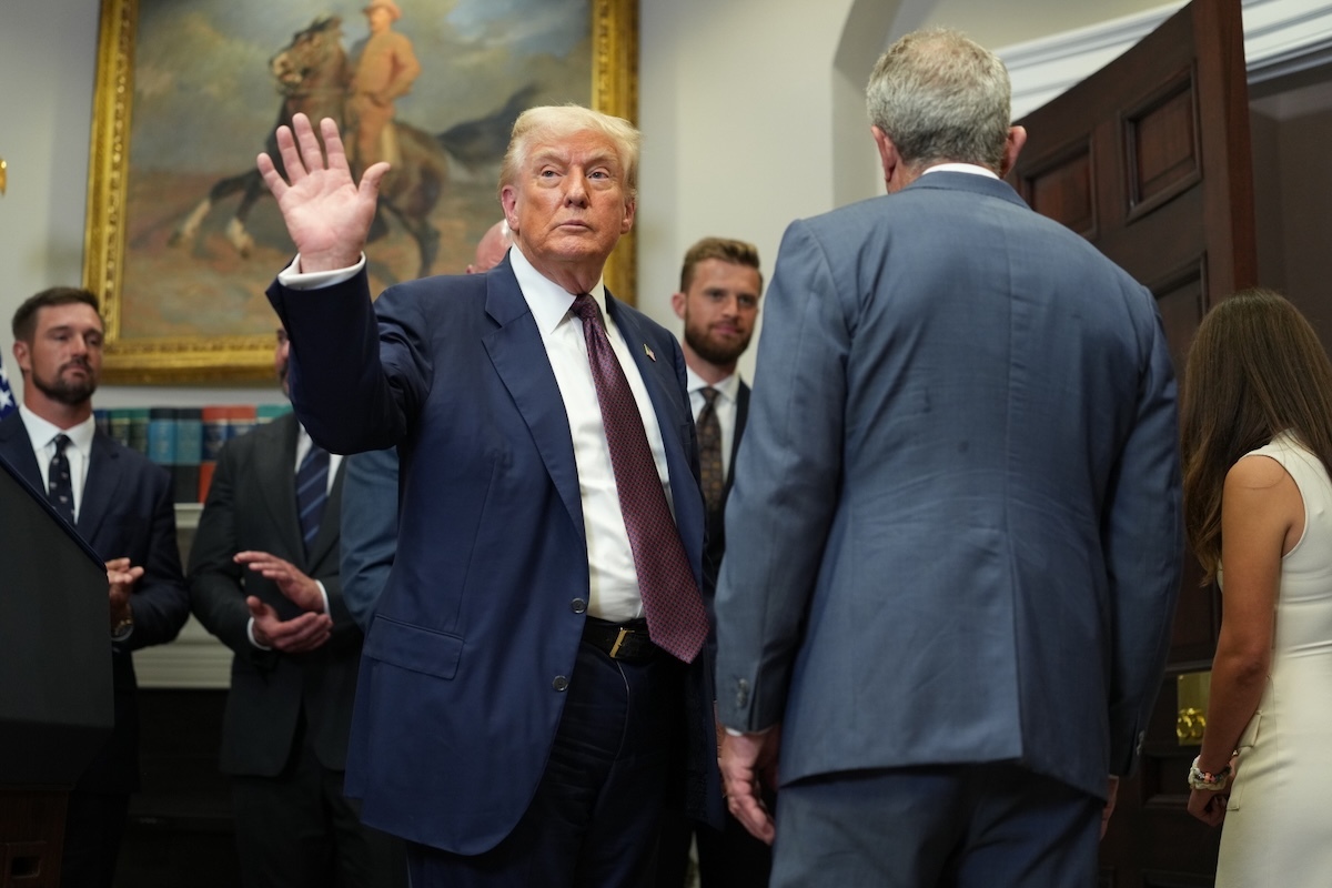 Trump podpisał dekrety o nowych cłach! Kiedy wejdą w życie?