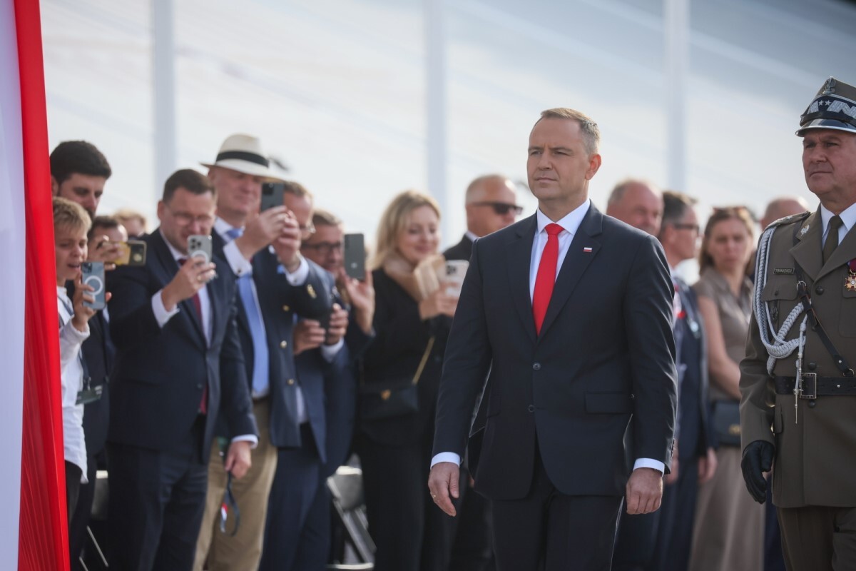 Przywitanie prezydenta z żołnierzami robi furorę w sieci!