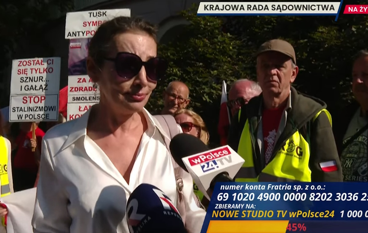 Szefowa KRS: Policja musi pokazać nakaz, jeżeli chce tu wejść
