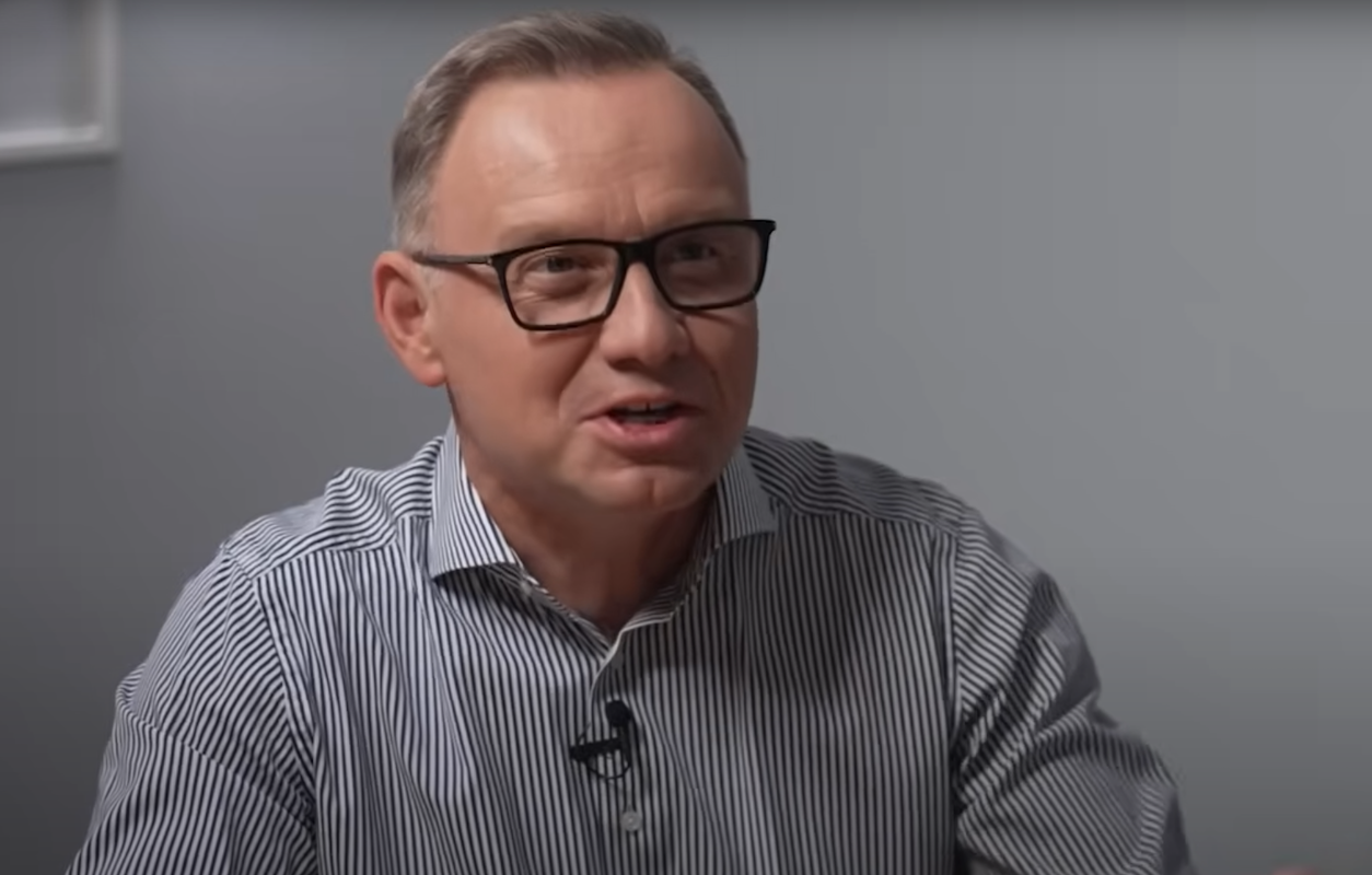 Smerf Narciarz na prezydenckiej emeryturze. Jak spędził dzień?