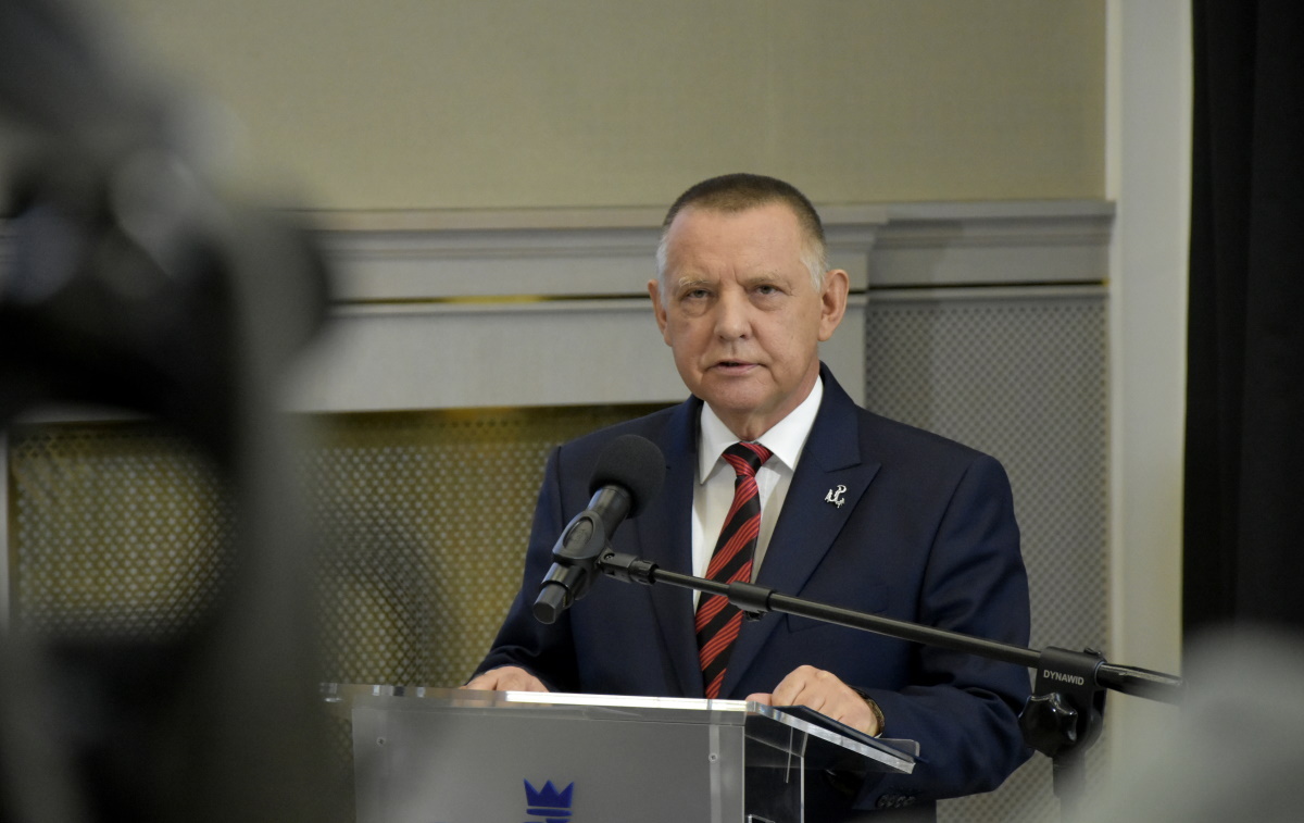 Banaś chce zabetonować NIK? Niepokojące doniesienia