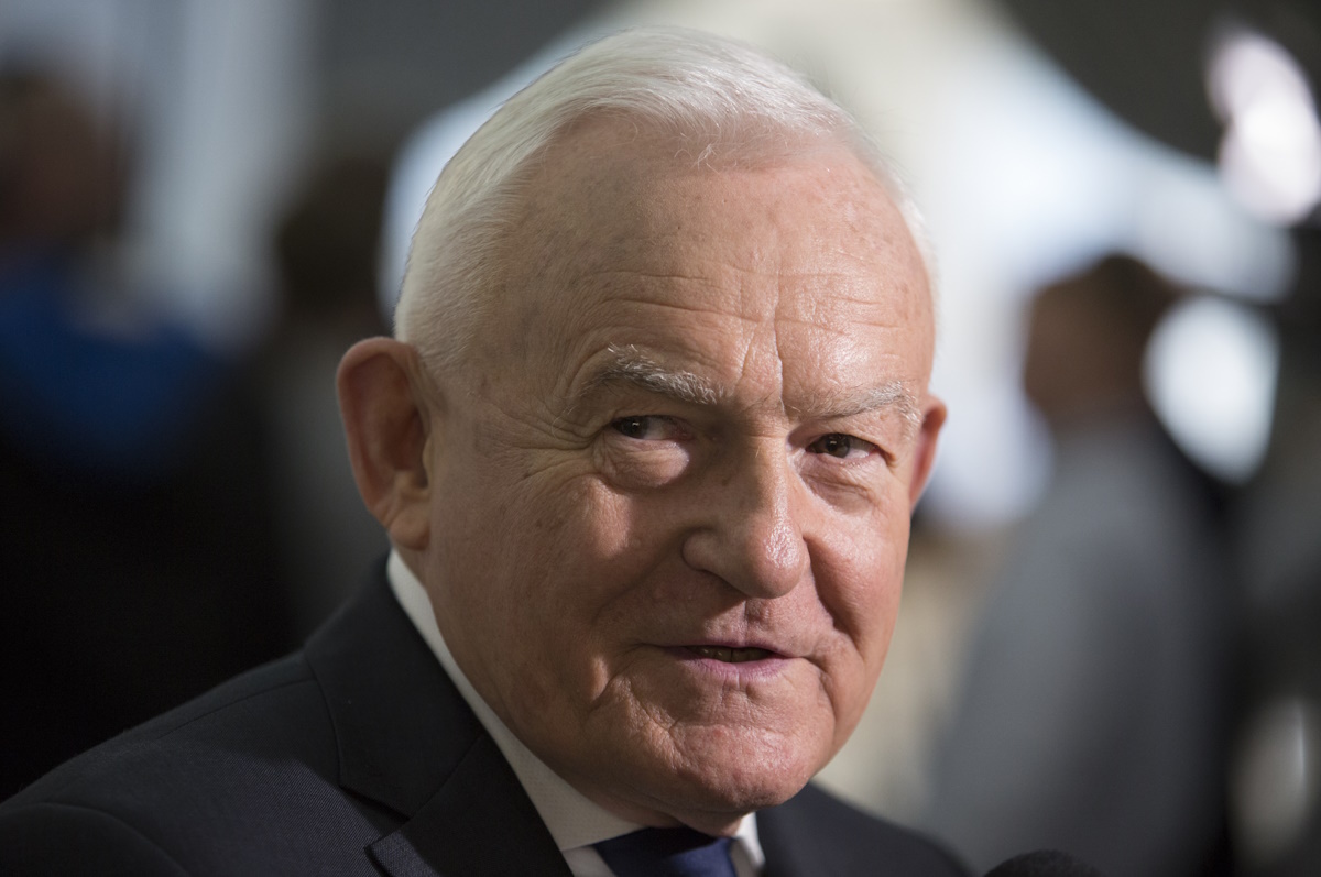 Миллер хвалит президента за позицию по бандеровщине