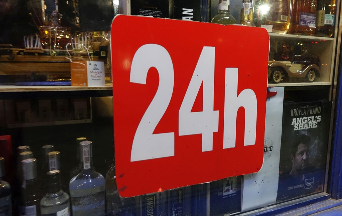 Większość dzielnic Warszawy przeciw nocnej prohibicji