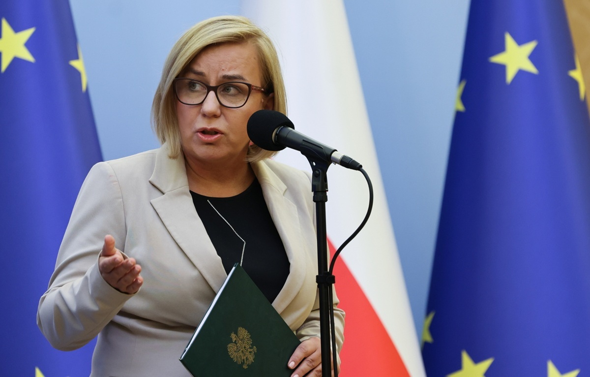 Hennig-Kloska chce wprowadzać ustawę wiatrakową mimo weta!