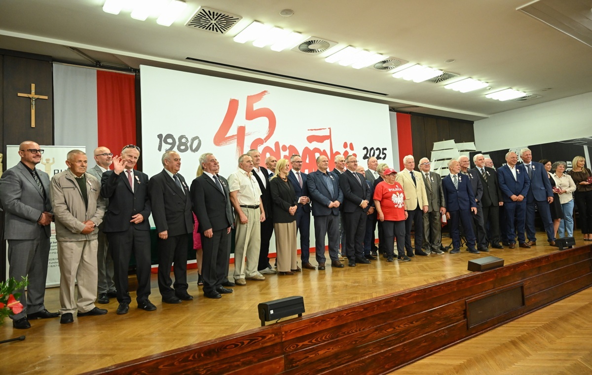 Antykomunistyczni opozycjoniści odznaczeni Krzyżami WiS wiadomości,aktualności,wPolityce.pl Antykomunistyczni opozycjoniści odznaczeni Krzyżami WiS