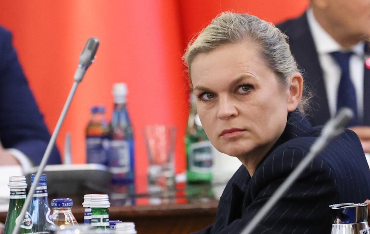 Nowacka: Edukacja zdrowotna ochroni szkołę przed "szurią"