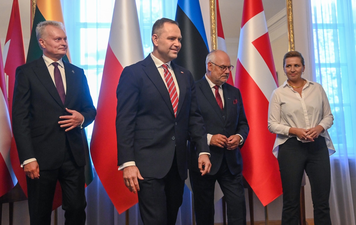 Ciągłość vs. zaścianek