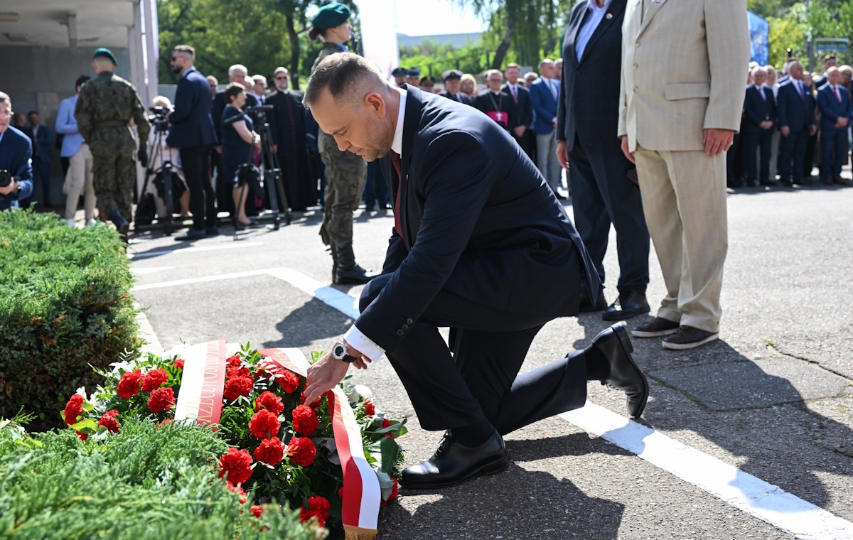 Symboliczne. Prezydent: "Stop zapleśniałym elitom władzy"