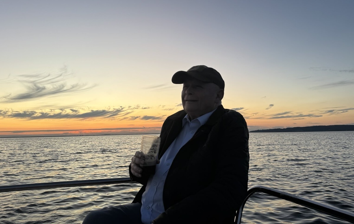 Brudziński opublikował nietypowe zdjęcia prezesa PiS