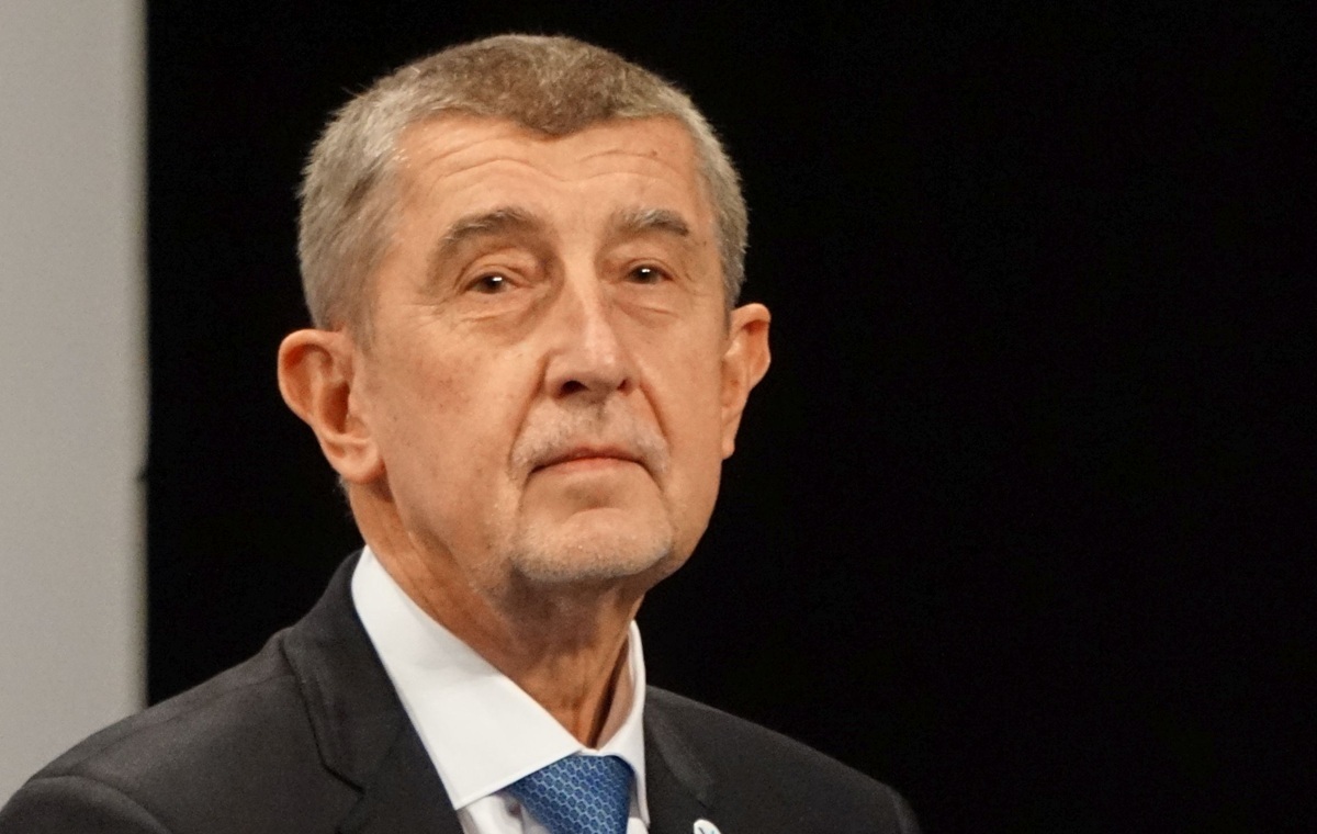 Babisz został uderzony metalowym przedmiotem w głowę