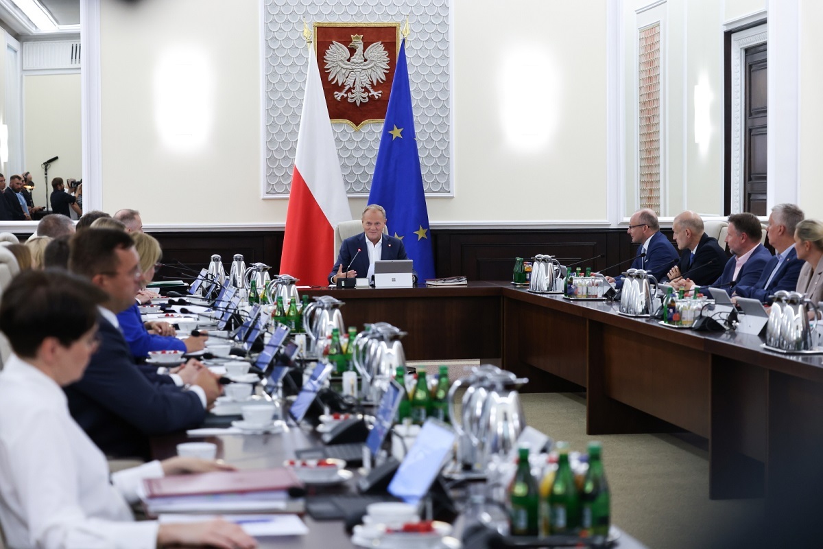 Ten SONDAŻ to kubeł zimnej wody na rząd Tuska!