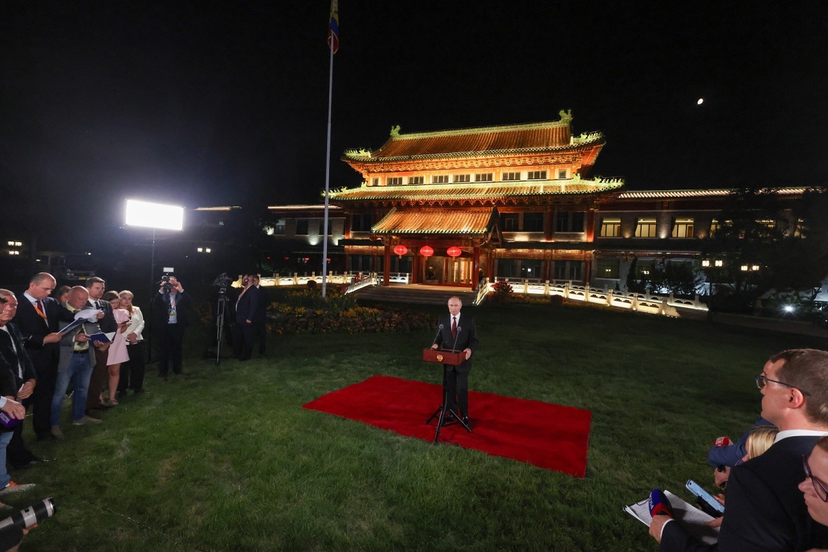 Szczyt w Tiencin, czyli gry i przegrupowania
