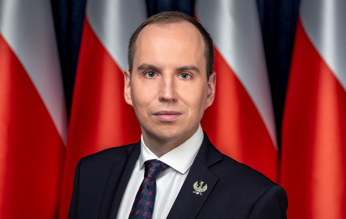TYLKO U NAS. Andruszkiewicz o Sikorskim: Ośmiesza Polskę