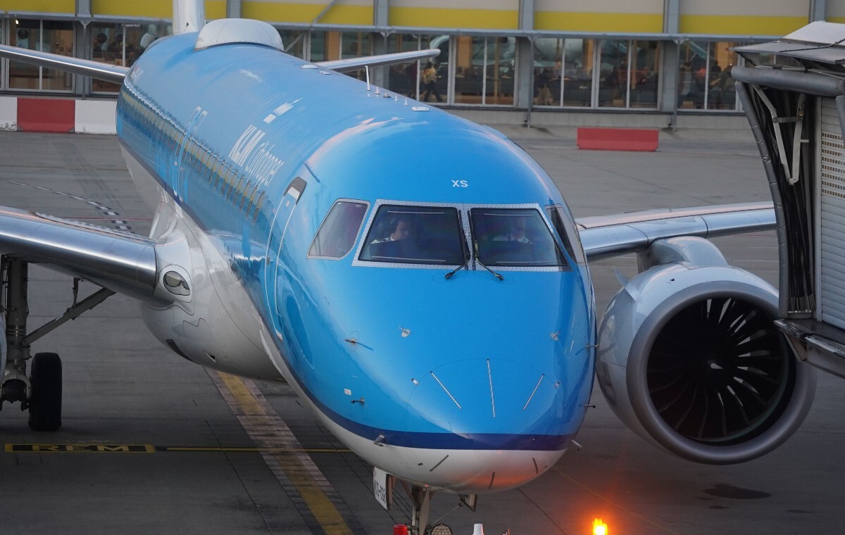 Holenderskie KLM odwołuje ponad 100 lotów z powodu strajku