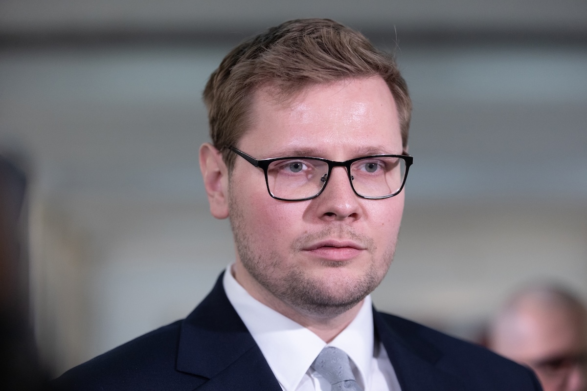 Woś: Tusk i Kierwiński nasłali policję na moją żonę i dzieci