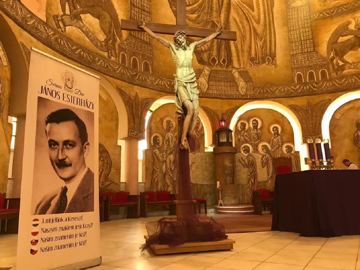 wiadomości,aktualności,wPolityce.pl Pełne modlitwy wspomnienie Jánosa Esterházy'ego