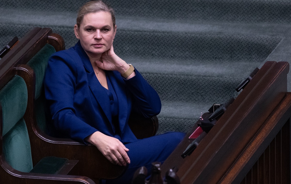 Min. Nowacka kopniakiem wciska edukację zdrowotną do szkół!