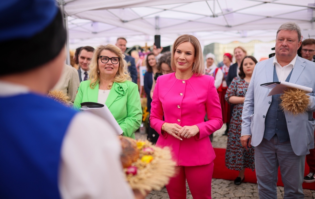 Piękne wieńce dożynkowe. Pierwsza dama: To arcydzieła