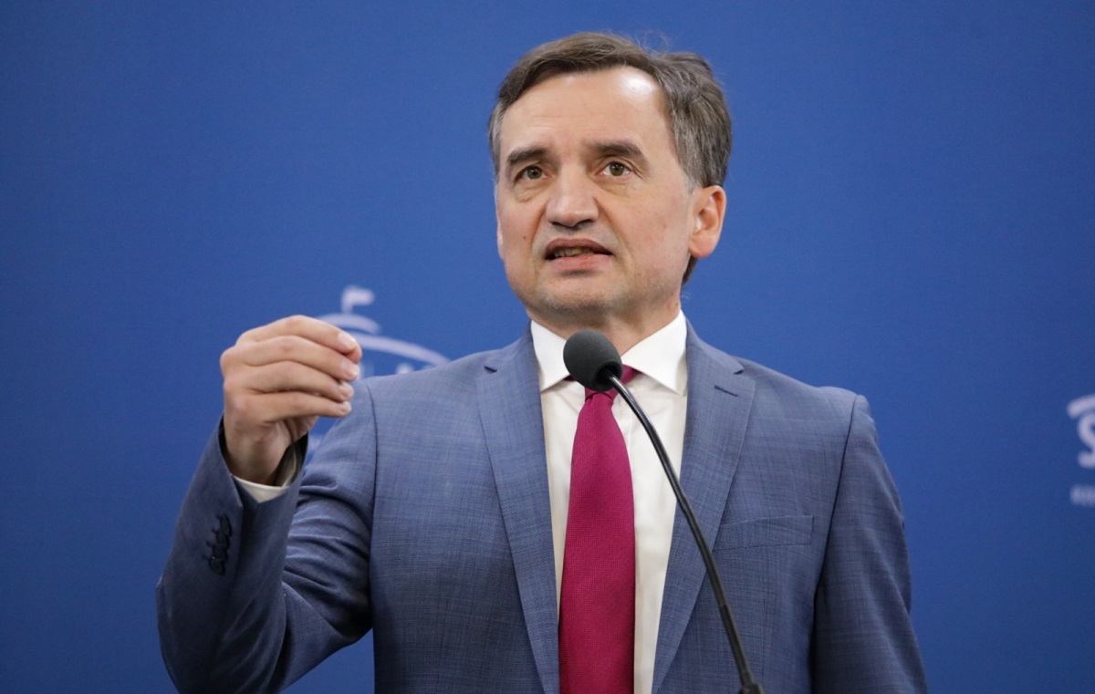 Sąd zgodził się na doprowadzenie Ziobry przed komisję Sroki