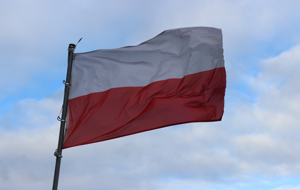 Polacy nie zamierzają uciekać po ataku Rosji!Budujący SONDAŻ