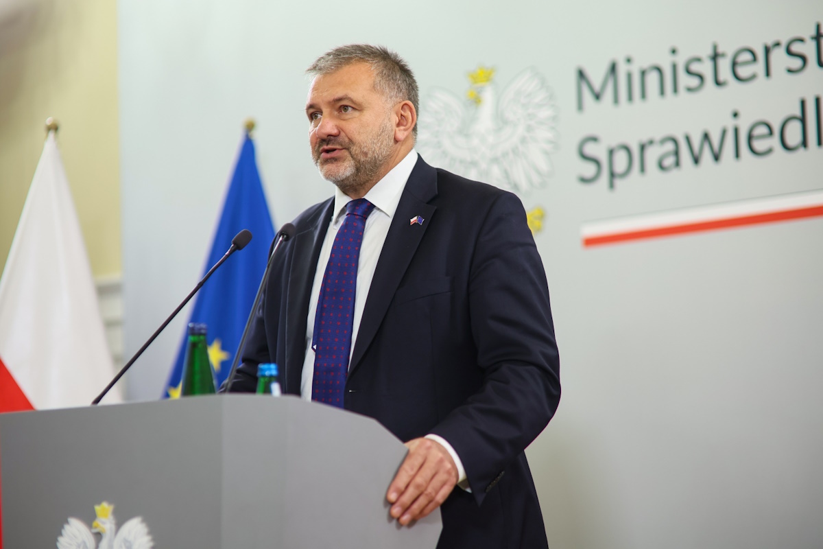 Jest odpowiedź na słowa Żurka! "Cały czas znajdują szczątki"