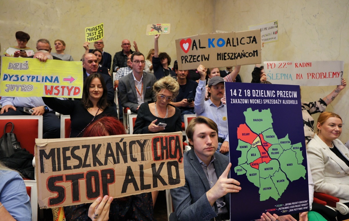 Ważna sesja Rady Warszawy. PO blokowała miejsca mieszkańcom!