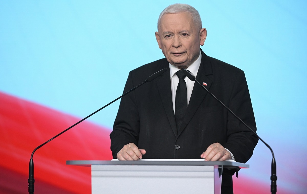 Prezes PiS: Przez działania Żurka prawo przestaje działać