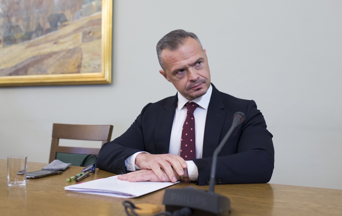 O co chodzi w skandalicznej decyzji ws. Nowaka? SPRAWDŹ!