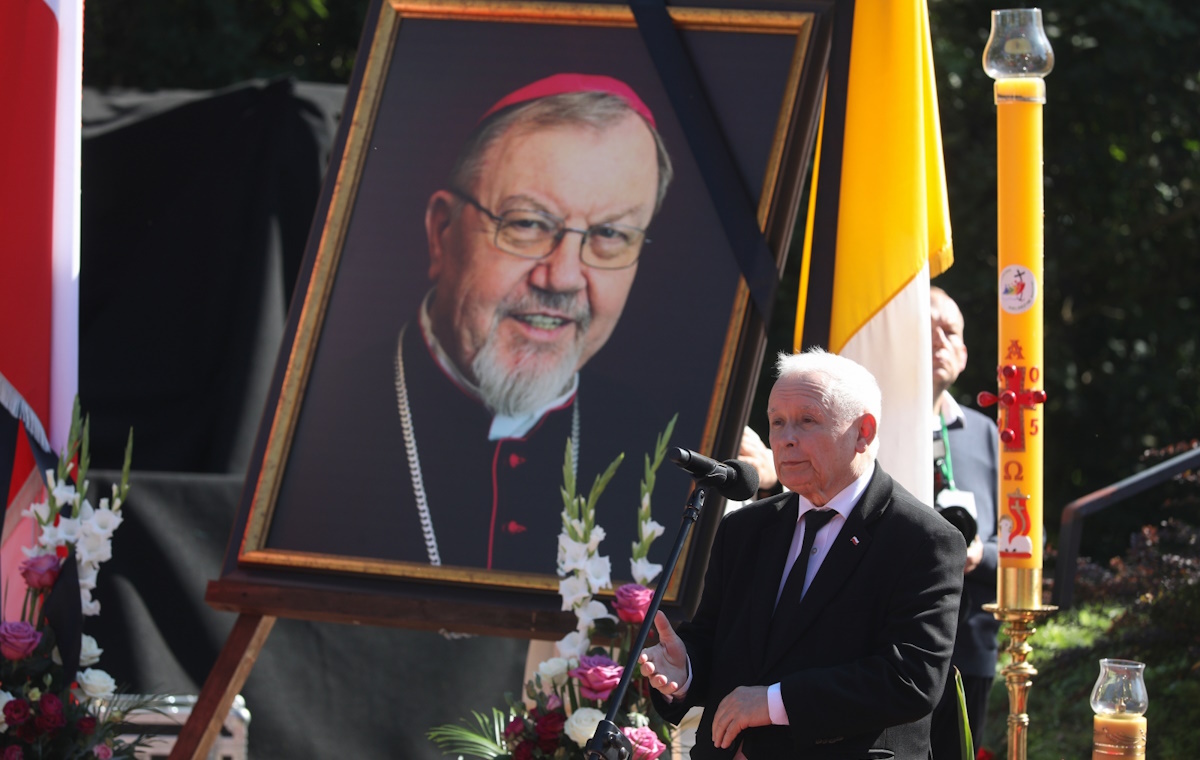 wiadomości,aktualności,wPolityce.pl Prezes PiS pożegnał śp. bpa. Dydycza: Ktoś bardzo bliski