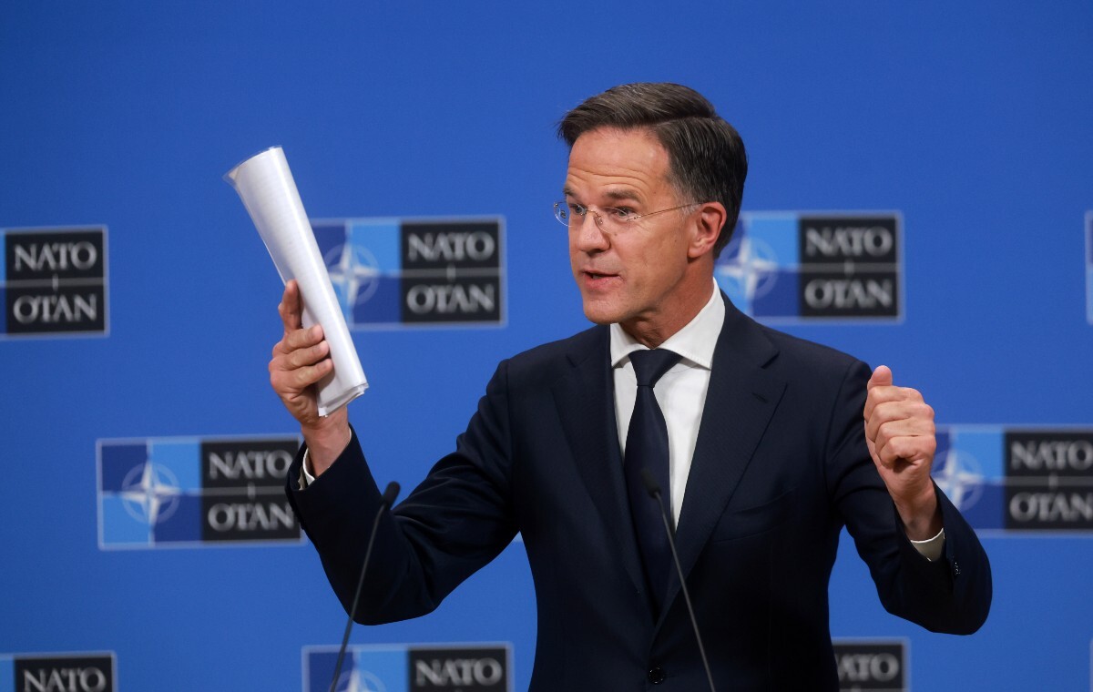 Szef NATO: Sojusznicy mogą zestrzeliwać rosyjskie samoloty