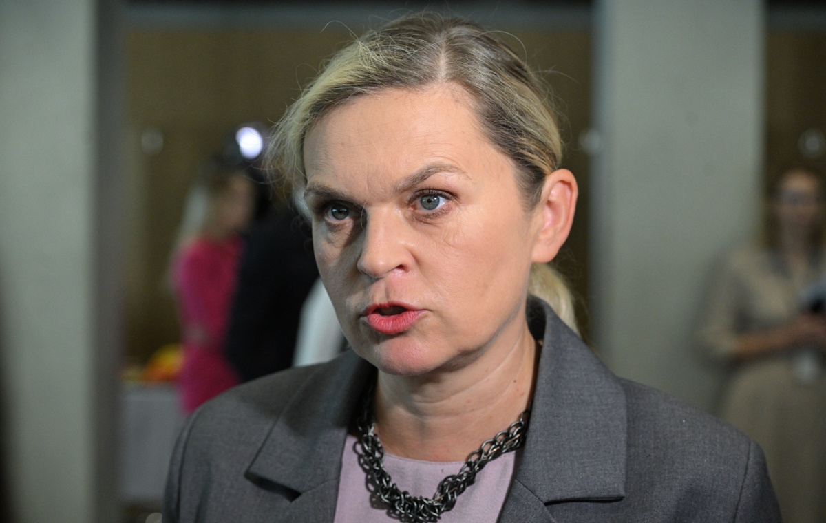 Śmiech przez łzy? Nowacka drwi z prezydenta Nawrockiego