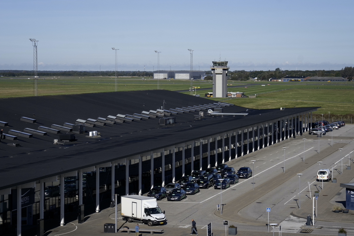 Duńskie lotnisko znów zamknięte z powodu dronów! wiadomości,aktualności,wPolityce.pl Duńskie lotnisko znów zamknięte z powodu dronów!