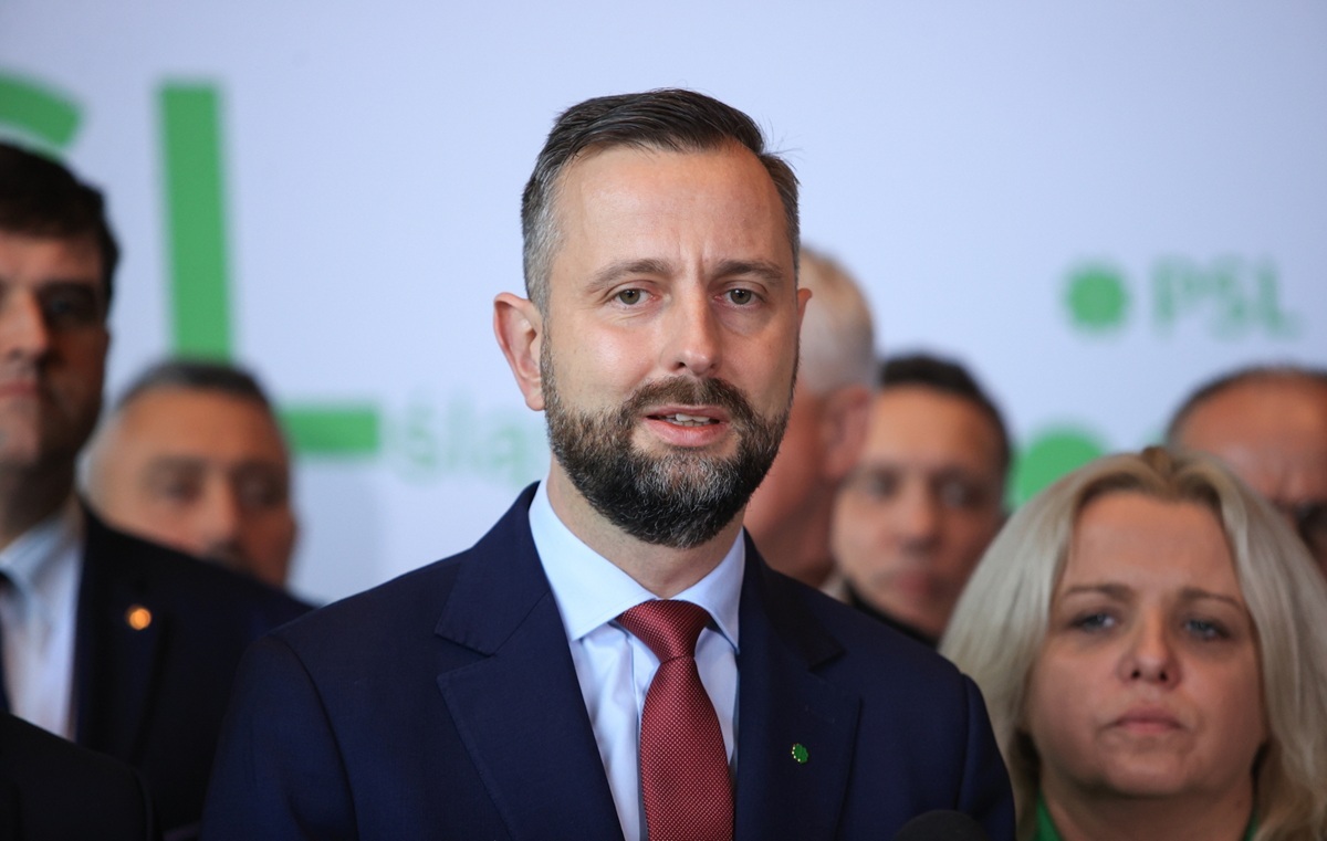 Kosiniak-Kamysz tones down temper  after CPK task  debacle!