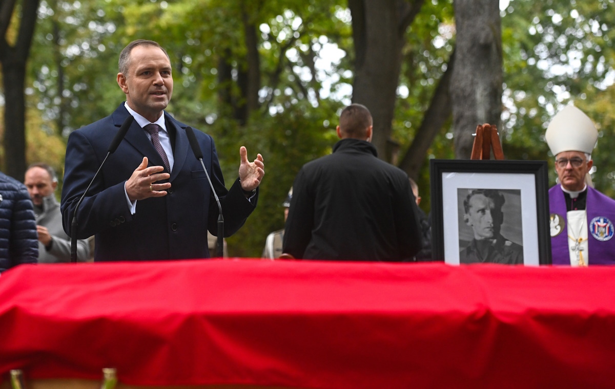 wiadomości,aktualności,wPolityce.pl Pogrzeb Sergiusza Piaseckiego. Prezydent pożegnał bohatera