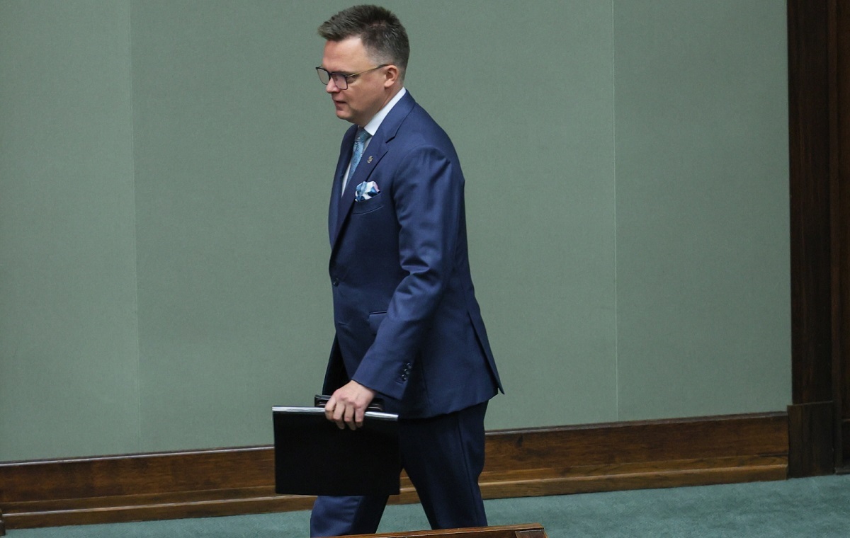 Fatalny wynik Polski 2050! "Polityczny zgon". SONDAŻ