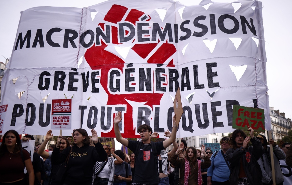 Protest w Paryżu! Obwiniają Macrona o spadek poziomu życia wiadomości,aktualności,wPolityce.pl Protest w Paryżu! Obwiniają Macrona o spadek poziomu życia