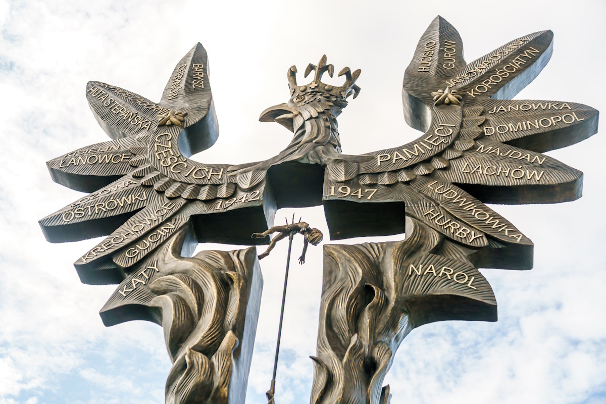 Byli szefowie UIPN ws. banderyzmu: "Brednie Nawrockiego"