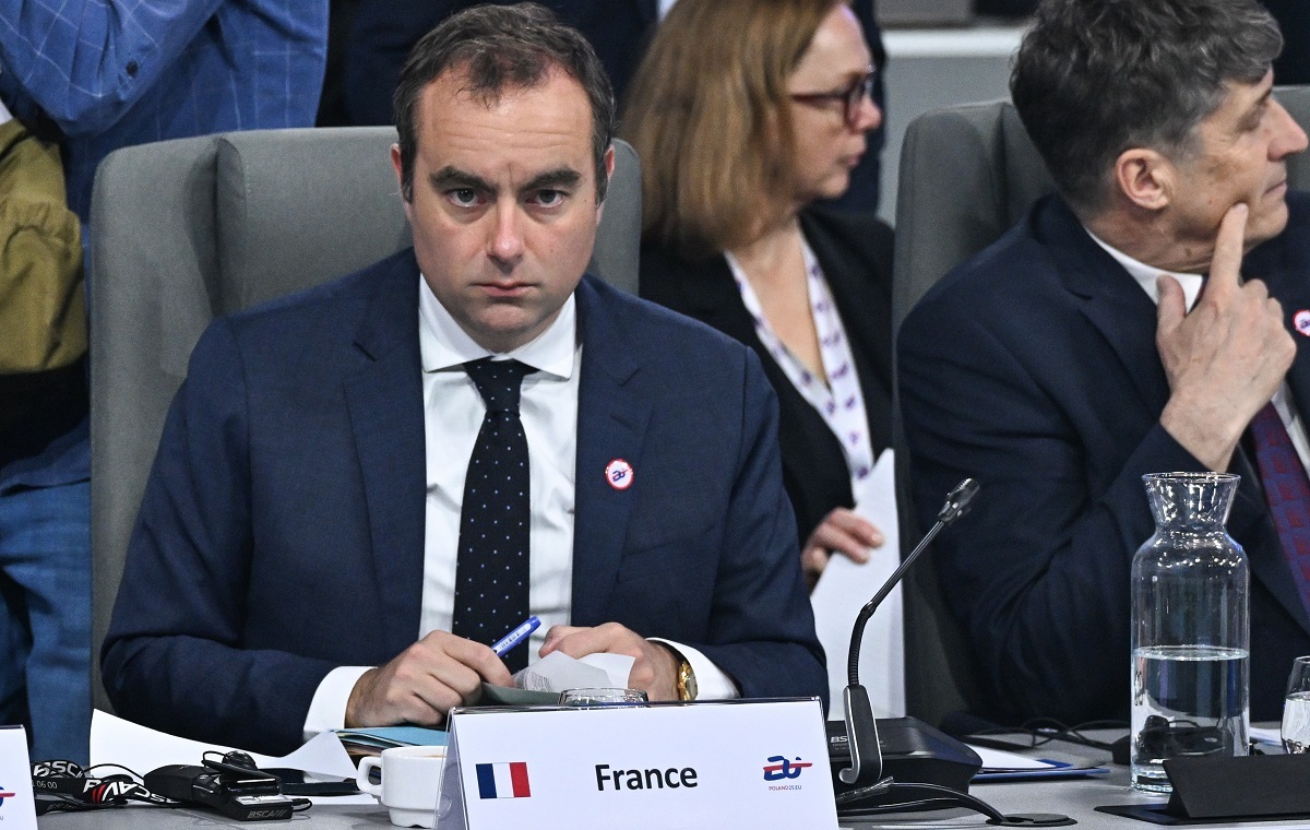 Premier Francji podał się do dymisji! Po niecałym miesiącu wiadomości,aktualności,wPolityce.pl Premier Francji podał się do dymisji! Po niecałym miesiącu