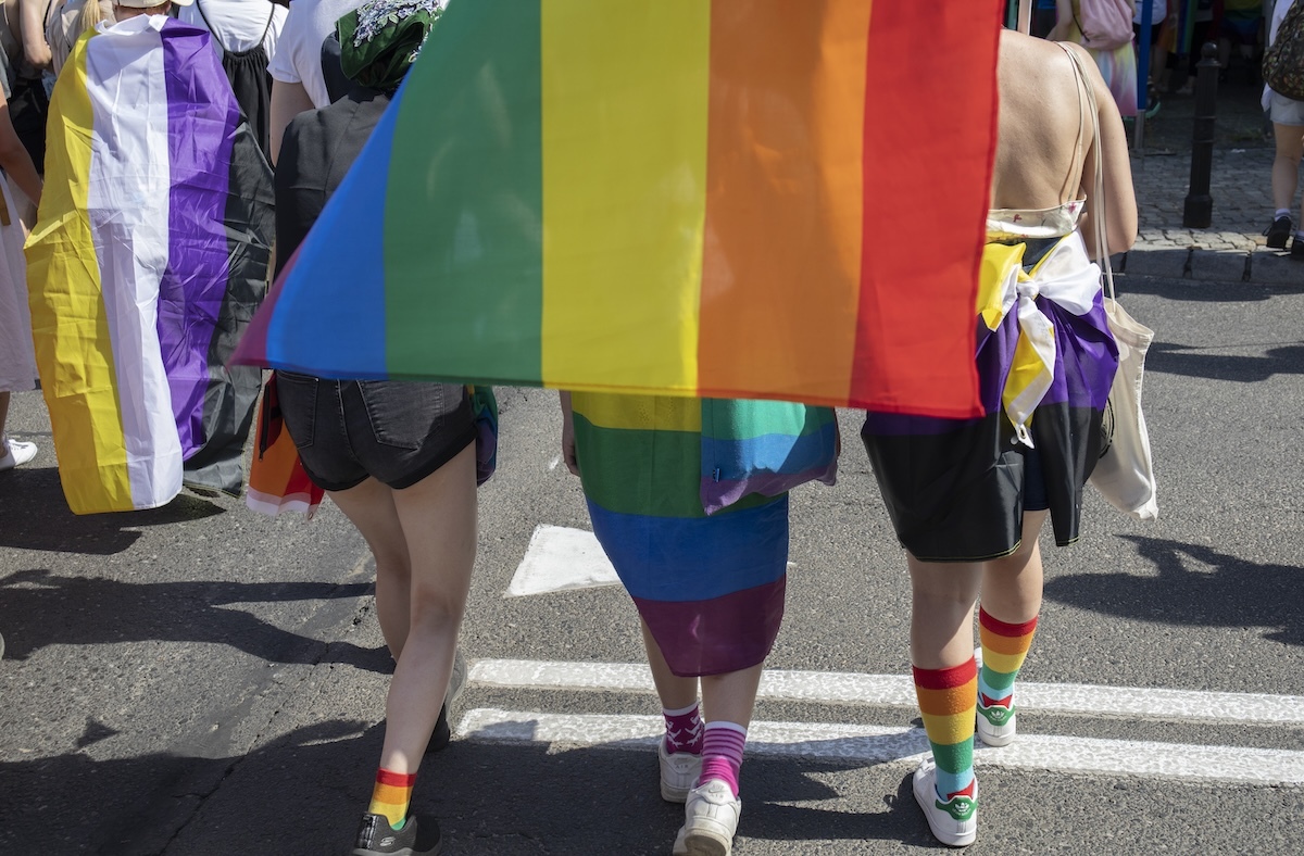 Gubernator Teksasu walczy z symbolami LGBT na drogach wiadomości,aktualności,wPolityce.pl Gubernator Teksasu walczy z symbolami LGBT na drogach