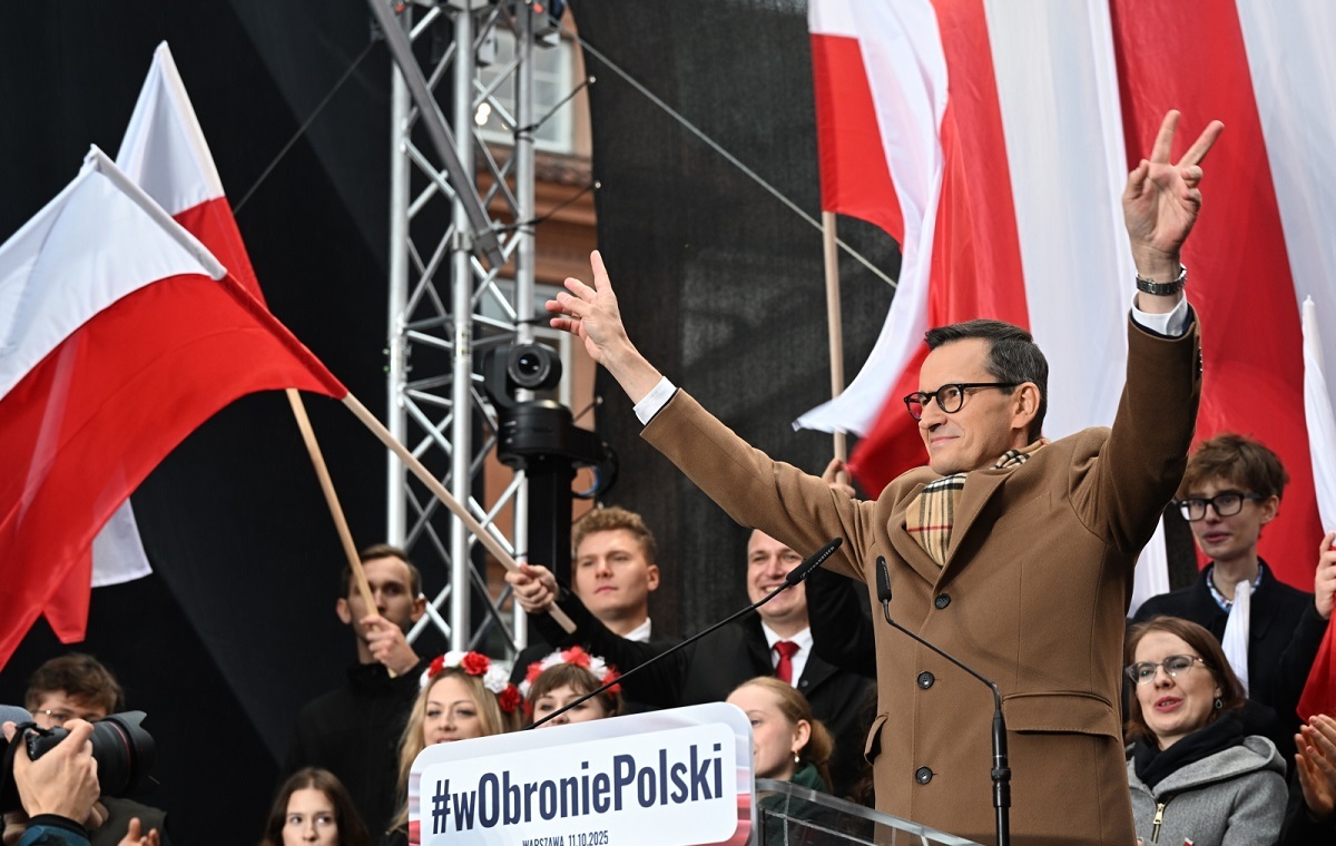 Morawiecki: UE pęka przed Karolem ws. Paktu Migracyjnego