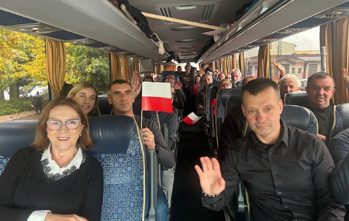 Zwolennicy PiS z całej Polski zmierzają do Warszawy!