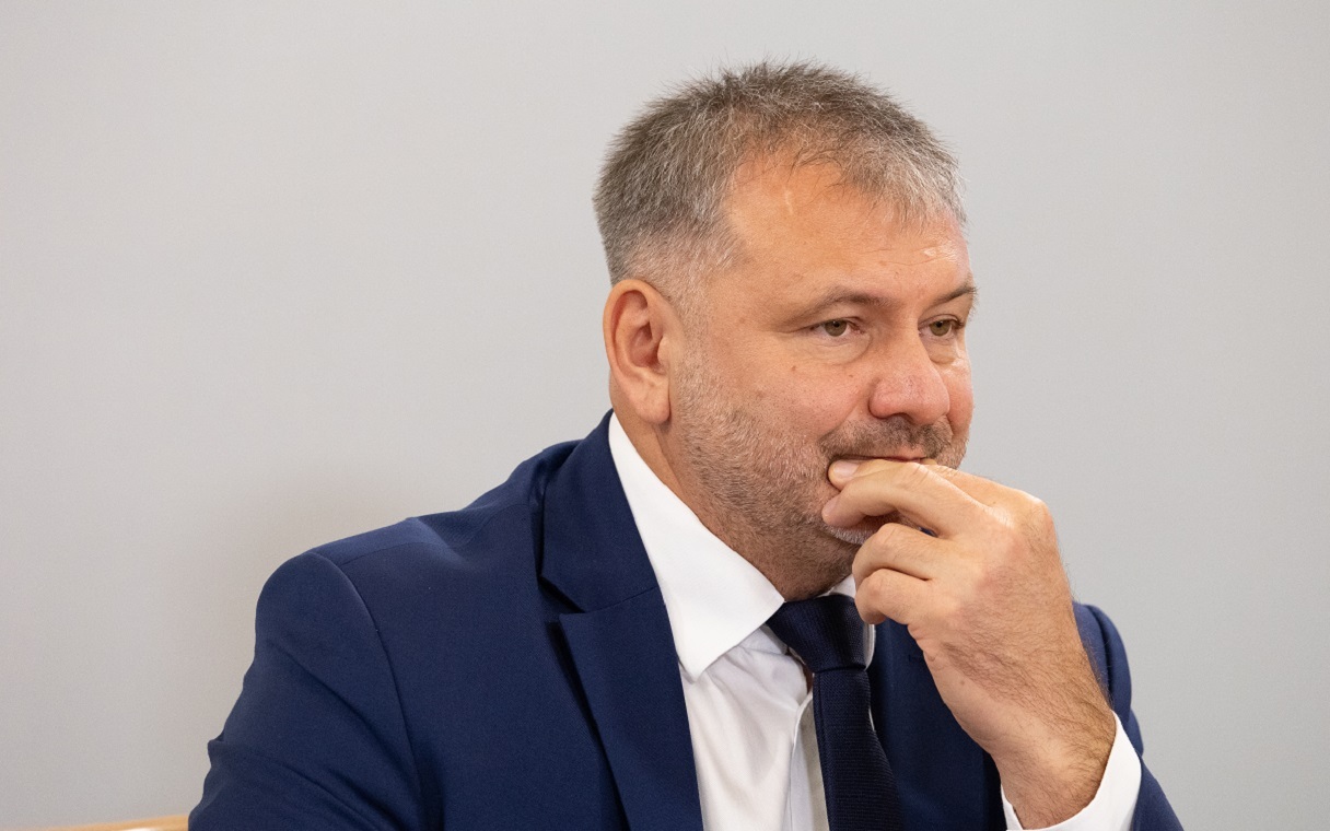Żurek w Luksemburgu atakuje prezes Manowską