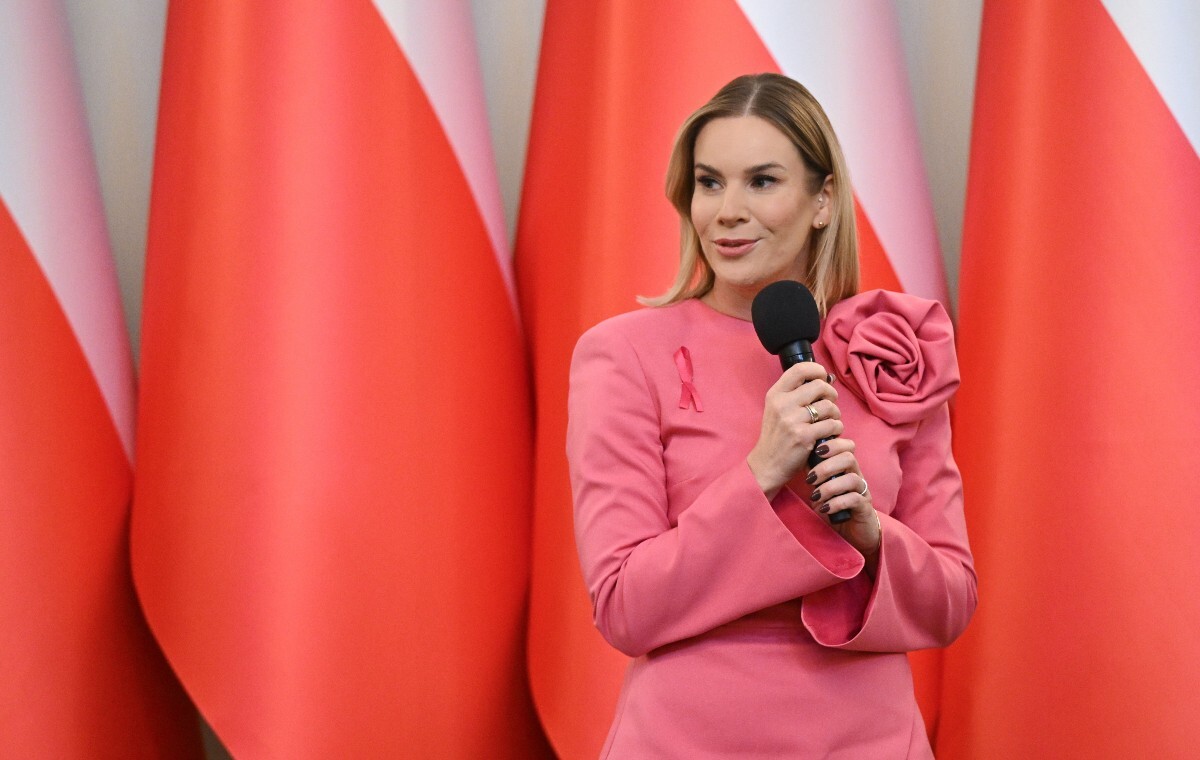 Pierwsza dama będzie wspierać inicjatywy dot. raka piersi! wiadomości,aktualności,wPolityce.pl Pierwsza dama będzie wspierać inicjatywy dot. raka piersi!