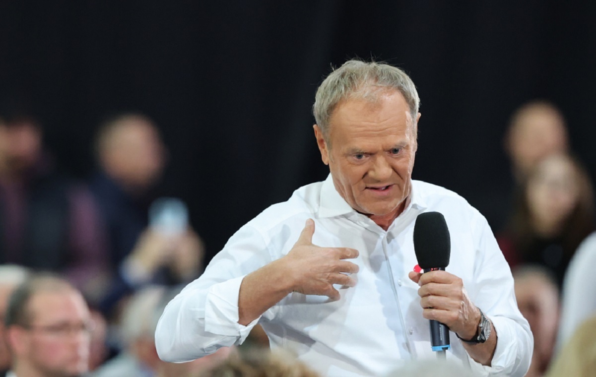 Tusk spełnił 1/3 obietnic.Jak to tłumaczy?"Uczciwy rachunek"