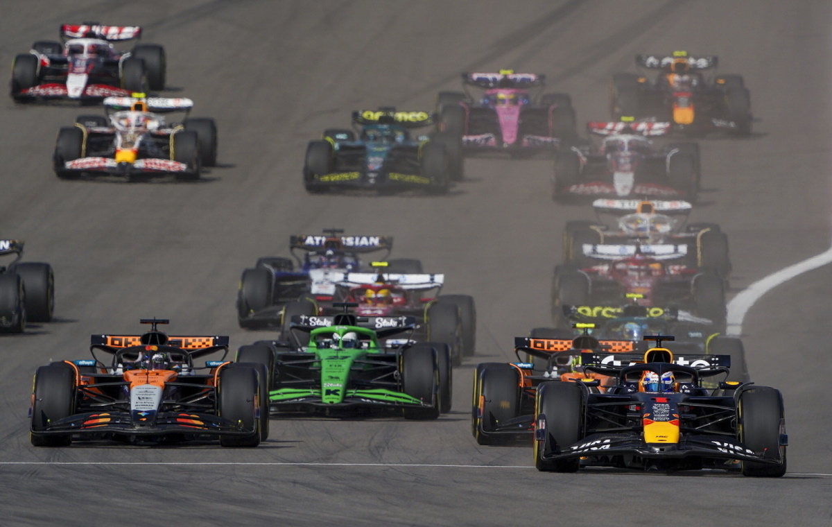 Max Verstappen wygrał sprint w Austin! Dramat McLarena wiadomości,aktualności,wPolityce.pl Max Verstappen wygrał sprint w Austin! Dramat McLarena