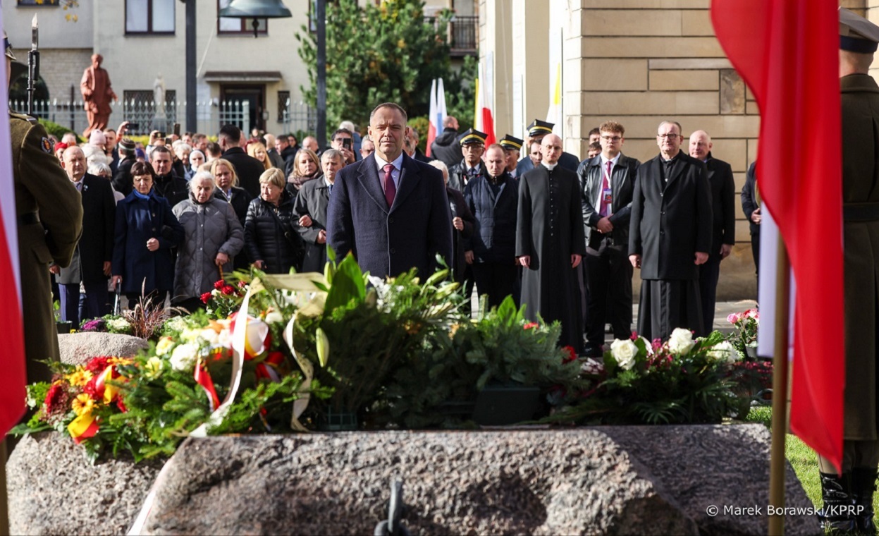 Prezydent złożył wieniec na grobie ks. Jerzego Popiełuszki wiadomości,aktualności,wPolityce.pl Prezydent złożył wieniec na grobie ks. Jerzego Popiełuszki
