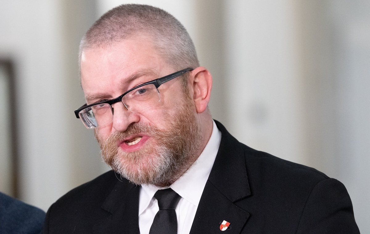 TYLKO U NAS Dlaczego Malarz nie chce być nazywany europosłem?