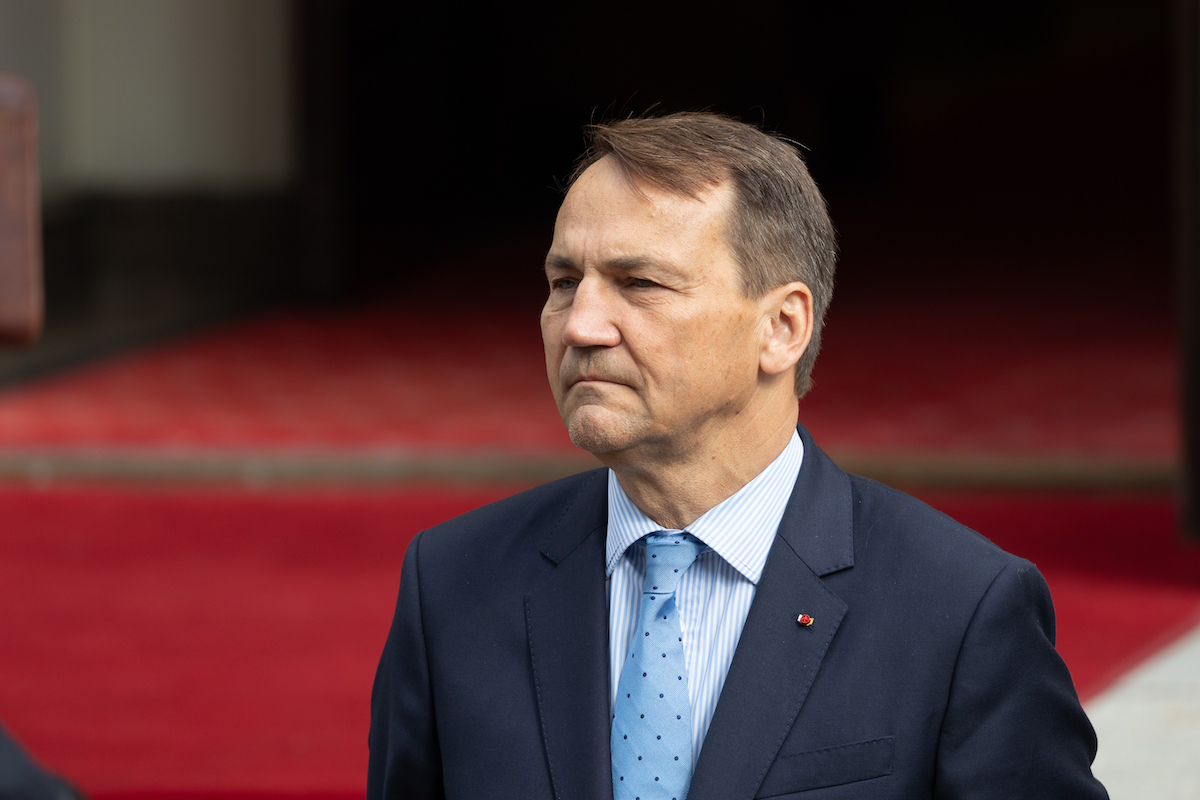 Hołownia ambasadorem w USA? Sikorski: Zbędne spekulacje